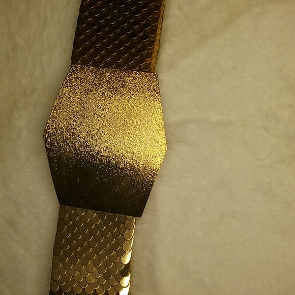KEEPER-Vintage Gold Scalloped Belt - Picture 3 of 6